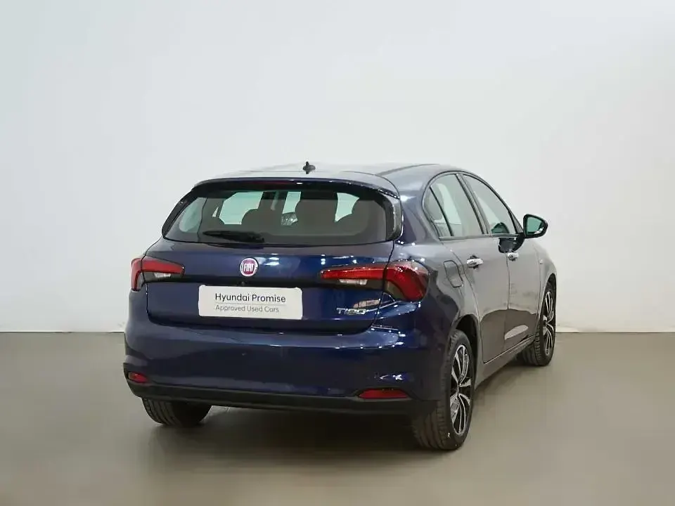 Usado Fiat Tipo Lounge 95 CV (69 kW) 2019 Azul Berlina