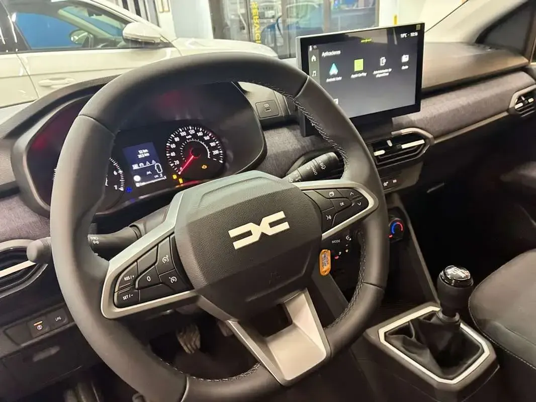 Nuevo Dacia Sandero Expression 122 CV (89 kW) 2026 Gris Utilitario