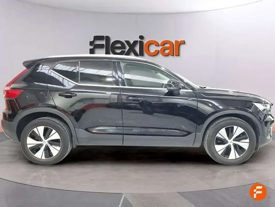 Begagnad Volvo XC40 Inscription 211 HK (155 kW) 2021 Svart SUV