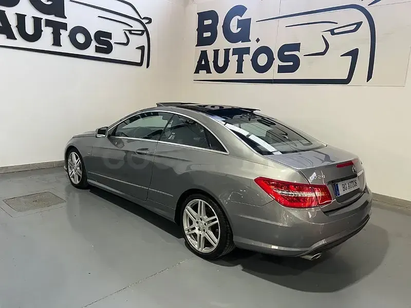 Usado Mercedes E220 170 CV (125 kW) 2012 Azul Coupe