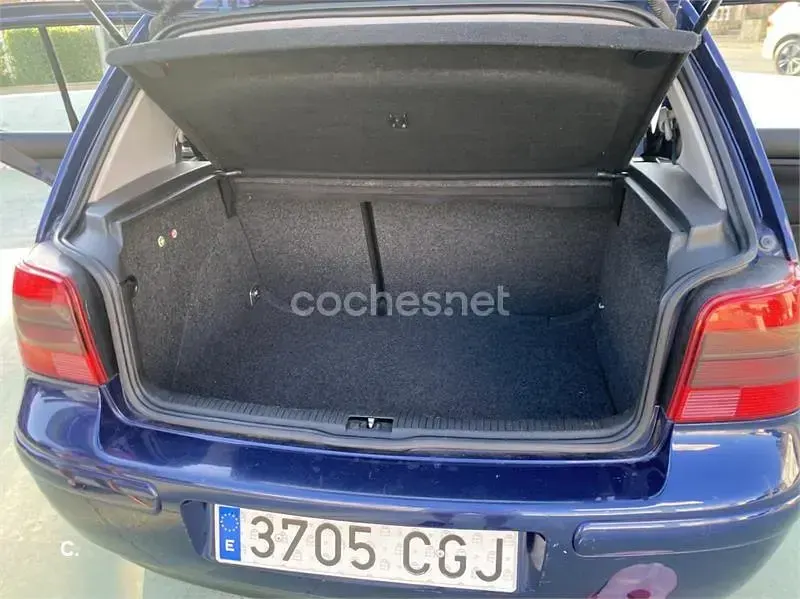 Usado VW Golf IV GTI 150 CV (110 kW) 2003 Azul Berlina