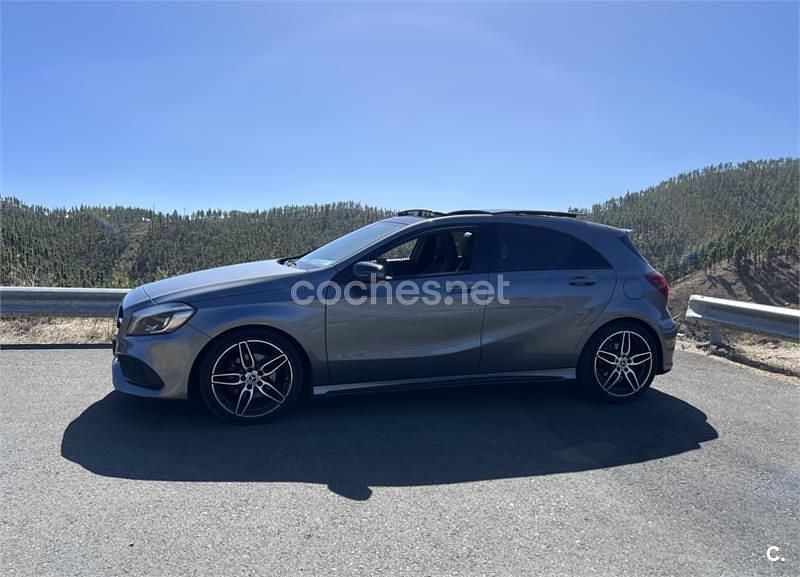 Usado Mercedes A180 AMG line 122 CV (89 kW) 2016 Gris / plata Berlina