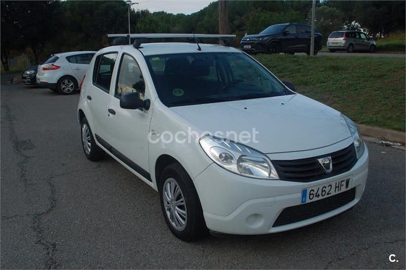 Usado Dacia Sandero Lauréate 75 CV (55 kW) 2011 Blanco Berlina