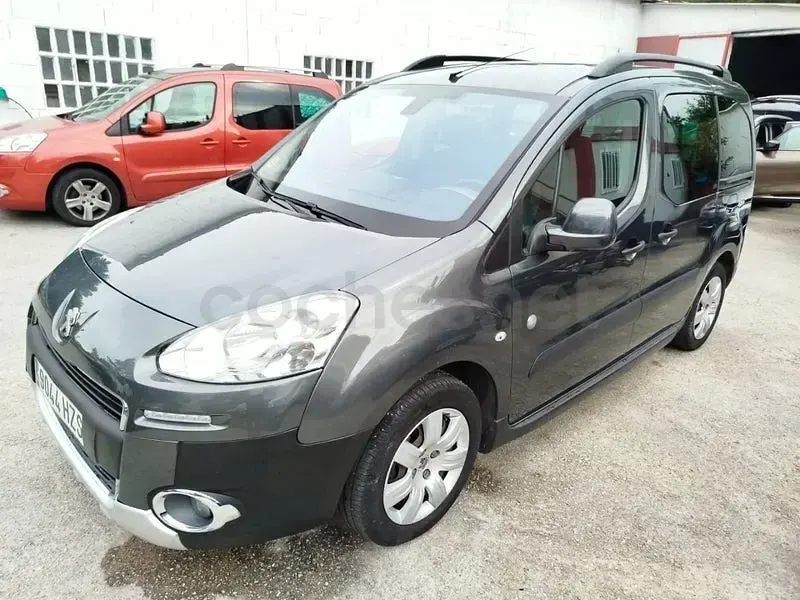 Usado Peugeot Partner Tepee Outdoor 92 CV (67 kW) 2014 Marrón Monovolumen
