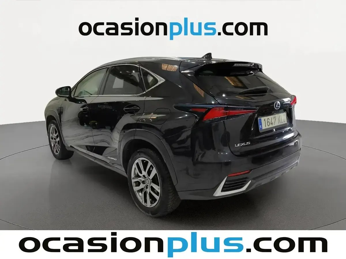 Usado Lexus NX300h Executive Line 197 CV (144 kW) 2018 Negro SUV