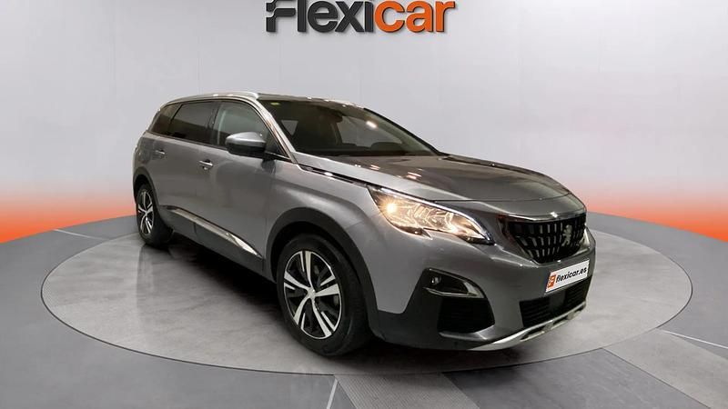 Usado Peugeot 5008 Allure 131 CV (96 kW) 2020 Gris Monovolumen