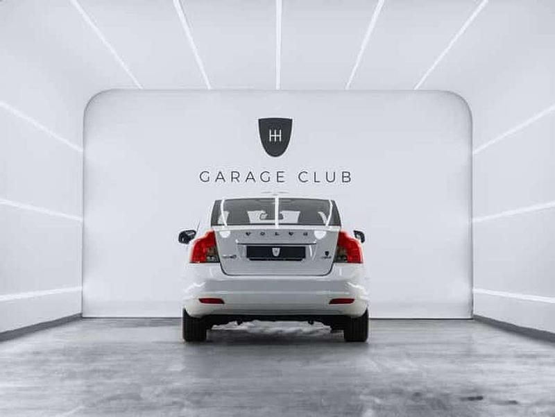 Usado Volvo S40 Momentum 136 CV (100 kW) 2010 Blanco Berlina