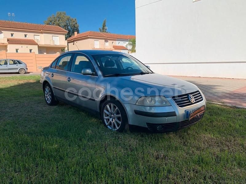 Azul Usado 2004 VW Passat Advance Berlina | 3999 € (Precio justo) - Imagen 1/4