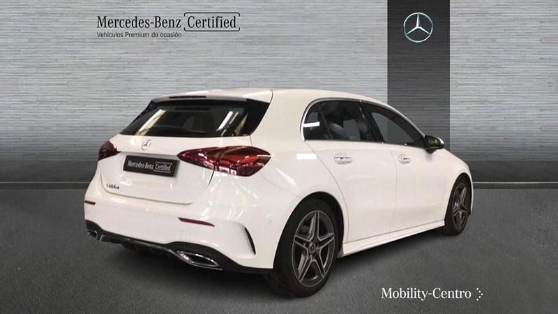 Usado Mercedes A200 AMG line 150 CV (110 kW) 2024 Blanco polar  pintura unicolor Utilitario