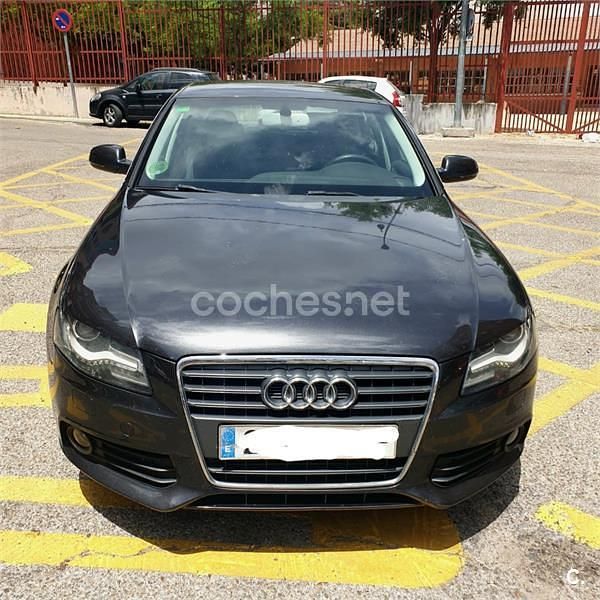 Gris / plata Usado 2010 Audi A4 Berlina | 8300 € (Buen precio) - Imagen 1/4