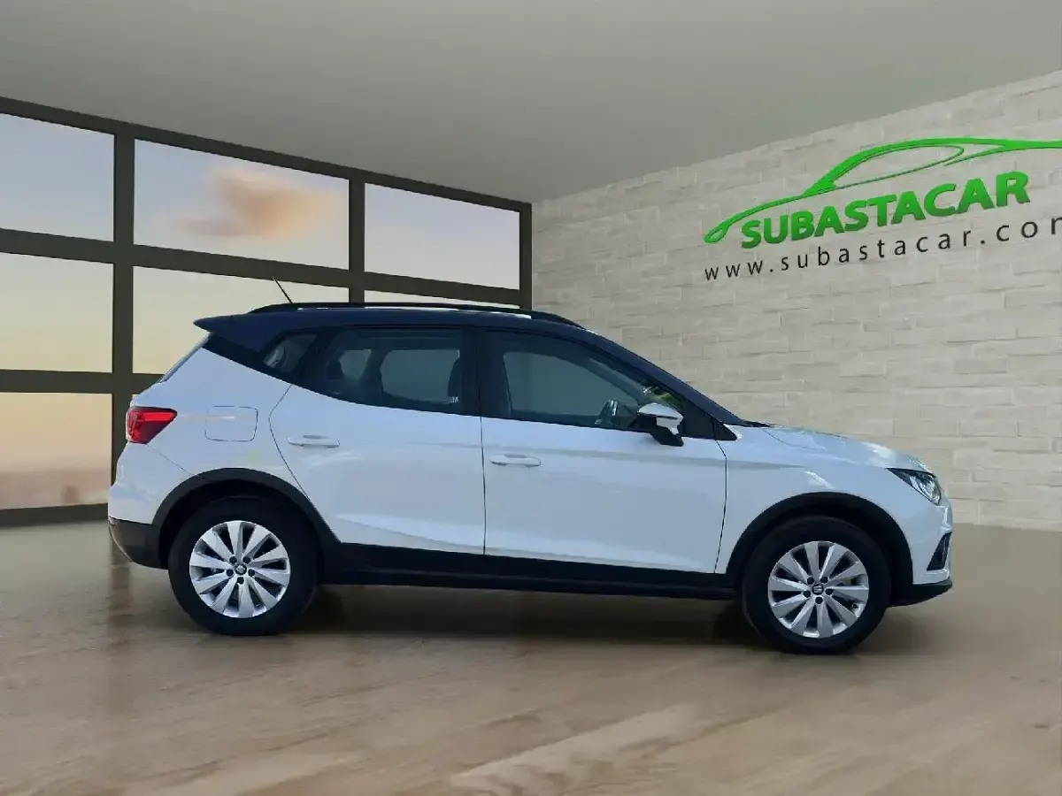 Usado Seat Arona Style 110 CV (80 kW) 2021 Blanco SUV