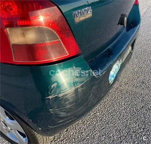 Usado Toyota Yaris Sol 90 CV (66 kW) 2007 Verde Utilitario