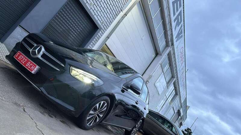 Usado Mercedes B200 150 CV (110 kW) 2020 Negro Monovolumen