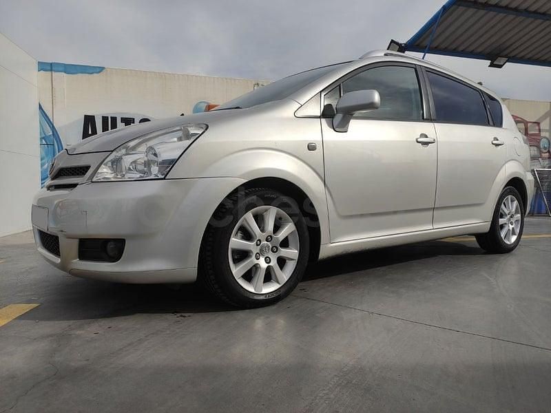 Usado Toyota Corolla Verso Sol 136 CV (100 kW) 2006 Gris / plata Monovolumen