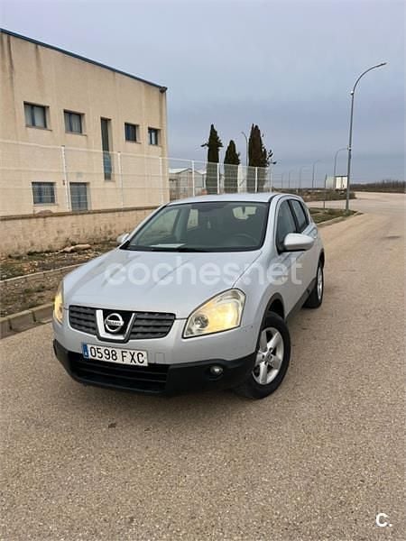 Usado Nissan Qashqai Visia 115 CV (84 kW) 2007 Gris / plata SUV