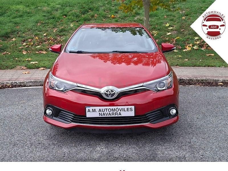 Usado Toyota Auris Active 116 CV (85 kW) 2015 Rojo Berlina