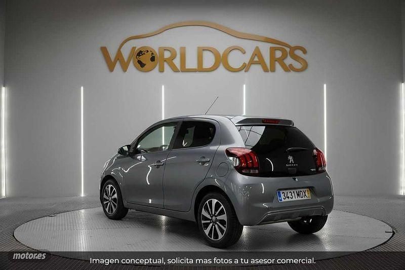 Usado Peugeot 108 Active 72 CV (52 kW) 2021 Gris