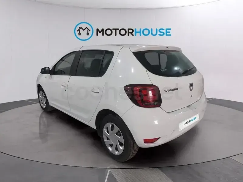 Usado Dacia Sandero Comfort 95 CV (69 kW) 2019 Blanco Berlina