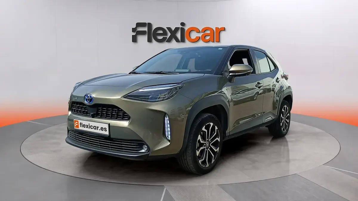 Usado Toyota Yaris Active 116 CV (85 kW) 2022 Gris Utilitario