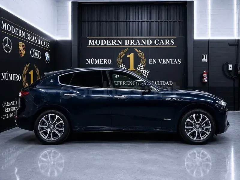 Usado Maserati Levante GranLusso 275 CV (202 kW) 2019 Azul SUV