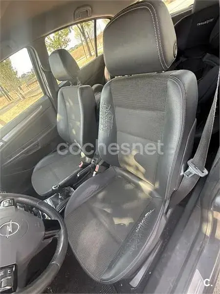 Usado Opel Astra Edition 110 CV (80 kW) 2009 Negro Berlina