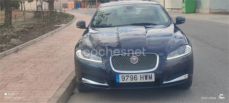 Usado Jaguar XF Luxury 190 CV (139 kW) 2014 Azul Berlina