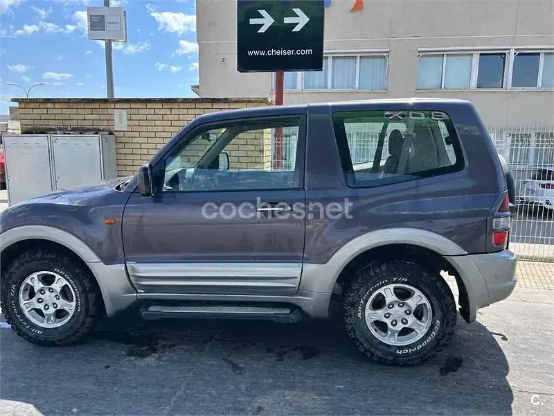 Usado Mitsubishi Montero 165 CV (121 kW) 2001 Violeta / lila SUV