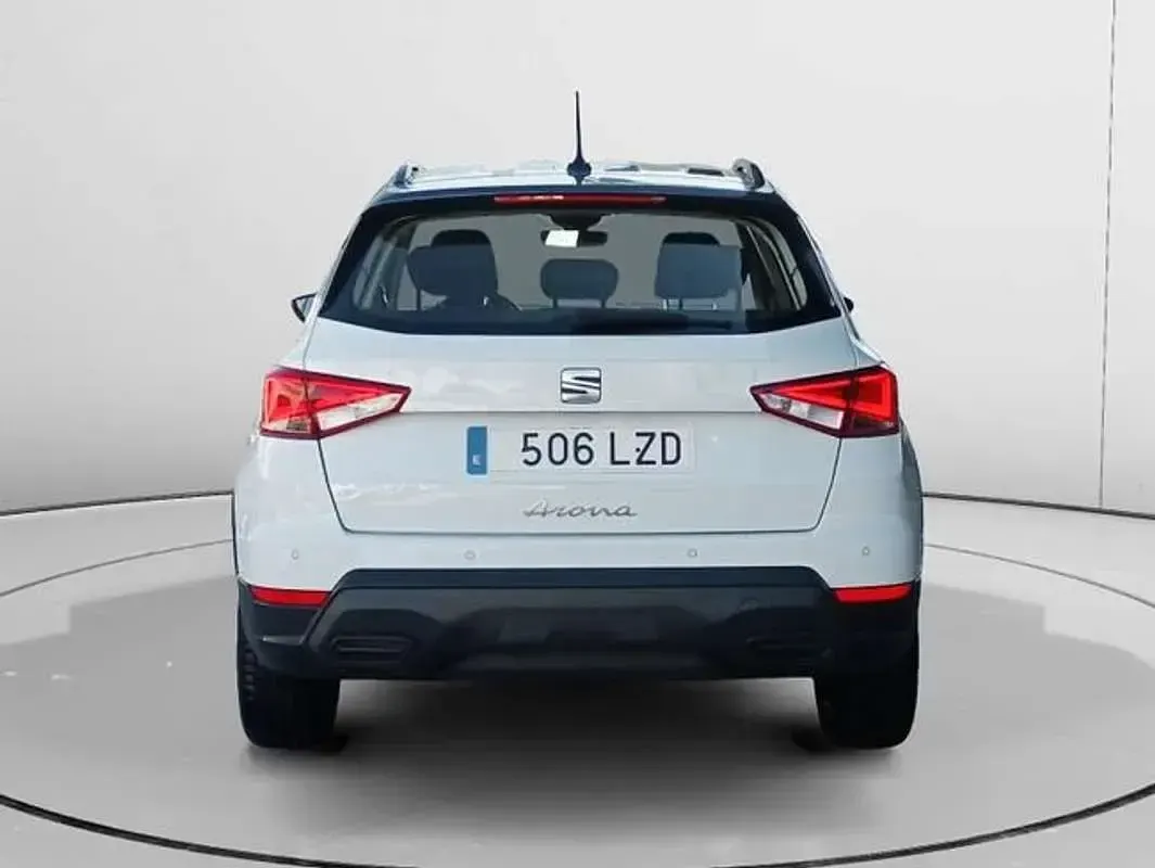 Usado Seat Arona Style 111 CV (81 kW) 2022 Blanco SUV
