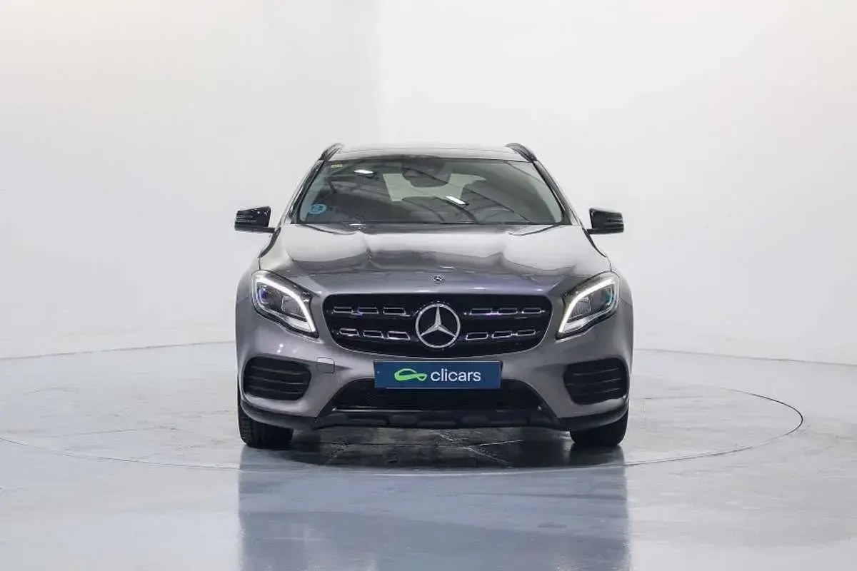 Usado Mercedes GLA200 156 CV (114 kW) 2020 Gris SUV