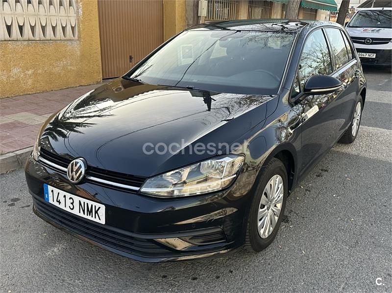 Usado VW Golf VII Advance 115 HP (84 kW) 2020 Preto Sedan