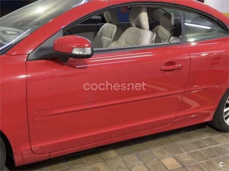 Usado Volvo C70 Summum 136 CV (100 kW) 2008 Rojo Descapotable