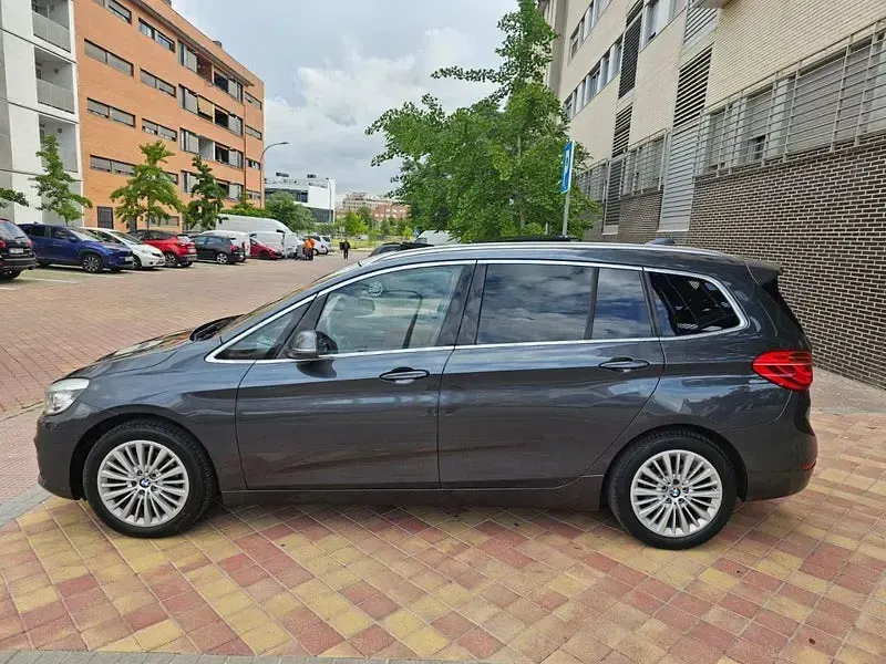 Usado BMW 218 150 CV (110 kW) 2017 Gris / plata Familiar