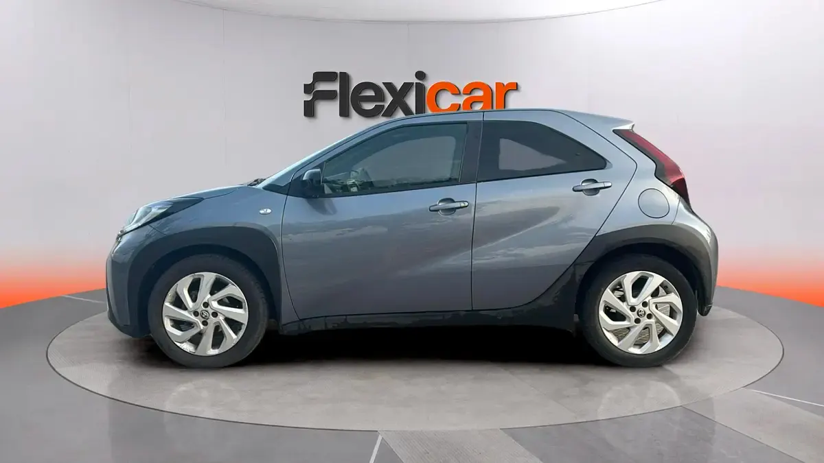 Usado Toyota Aygo X 72 CV (52 kW) 2024 Azul SUV