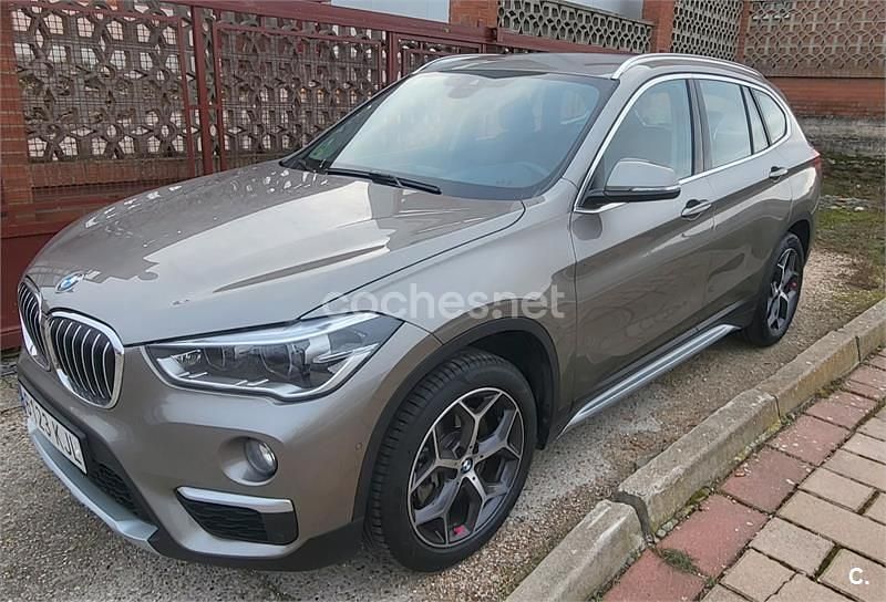Usado BMW X1 Sport Line 231 CV (169 kW) 2018 Gris / plata SUV
