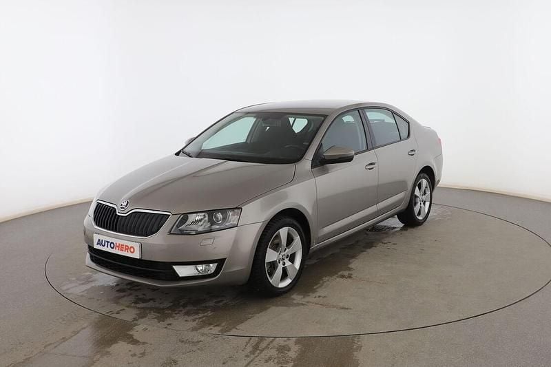 Gris Usado 2015 Skoda Octavia Style Utilitario | 14.399 € (Precio justo) - Imagen 1/3