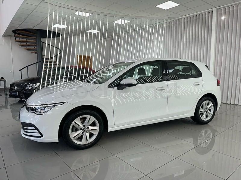Usado VW Golf VIII Life 115 CV (84 kW) 2023 Blanco Berlina