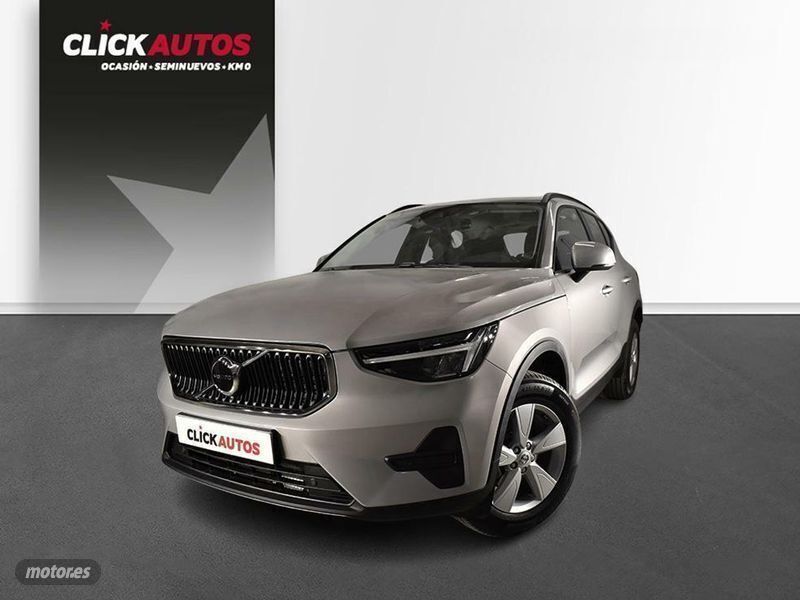 Plateado Usado 2024 Volvo XC40 SUV | 34.050 € (Un poco caro) - Imagen 1/4