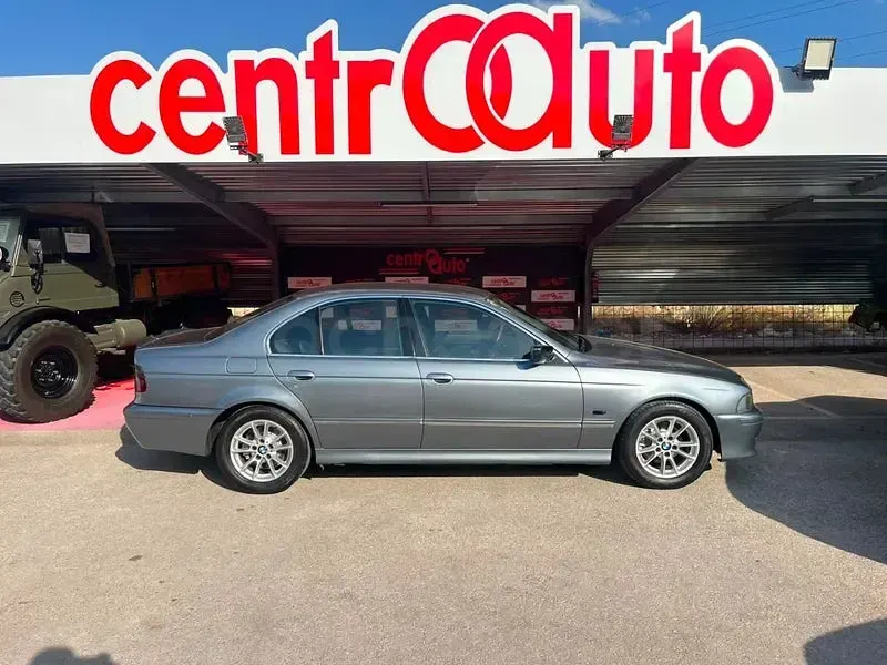 Usado BMW 520 170 CV (125 kW) 2002 Gris / plata Berlina