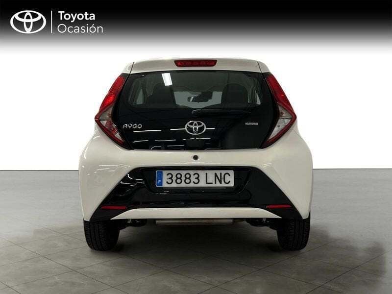 Usado Toyota Aygo X-play 72 CV (52 kW) 2021 Blanco Utilitario