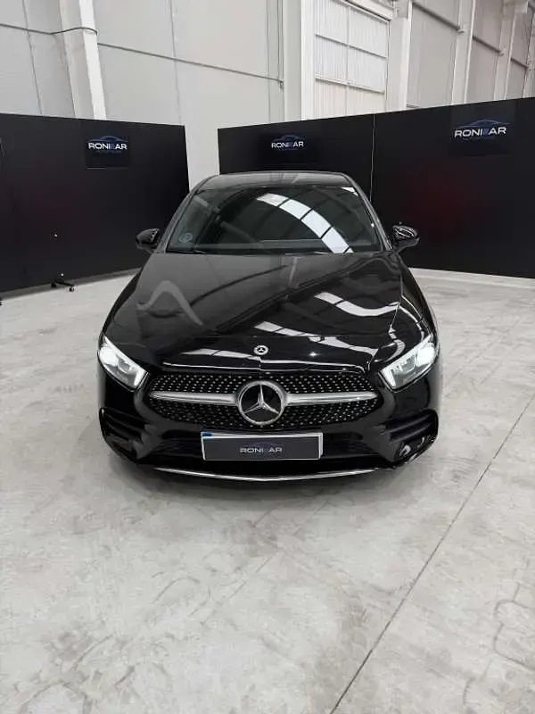 Usado Mercedes A180 Advanced 116 CV (85 kW) 2022 Negro Utilitario