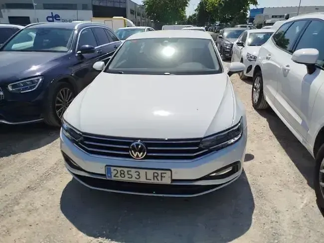 Usado VW Passat Business 122 CV (89 kW) 2021 Blanco Berlina