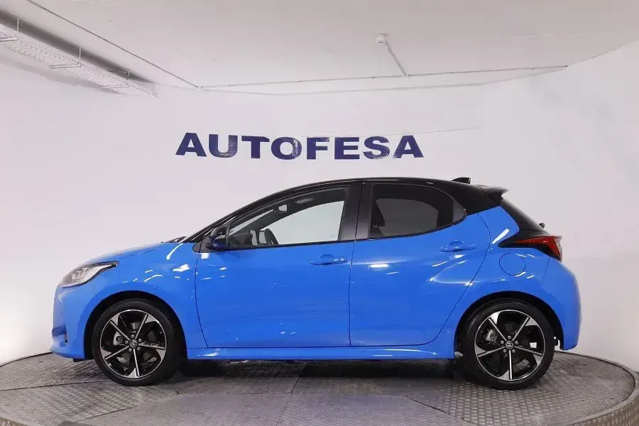 Usado Toyota Yaris Hybrid Edition 130 CV (95 kW) 2024 Azul