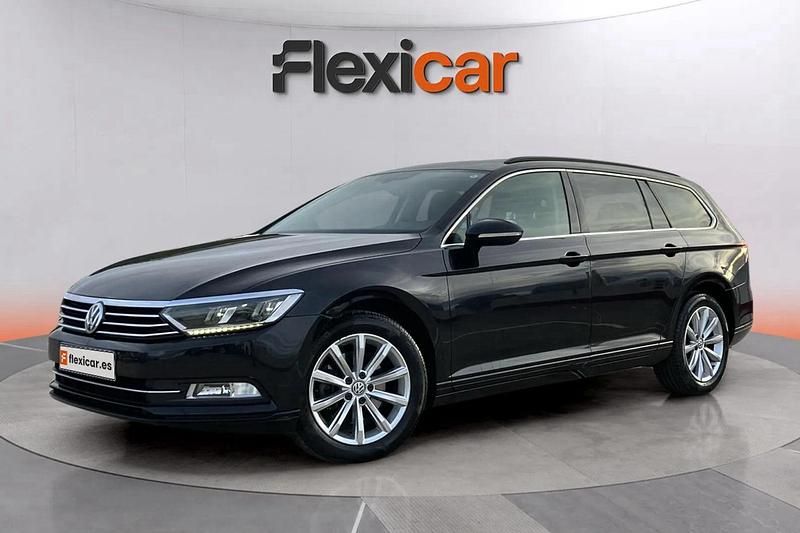 Usado VW Passat Advance 150 CV (110 kW) 2018 Negro Familiar