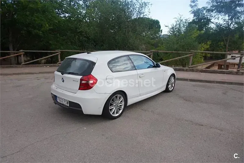 Usado BMW 118 143 CV (105 kW) 2007 Blanco Utilitario