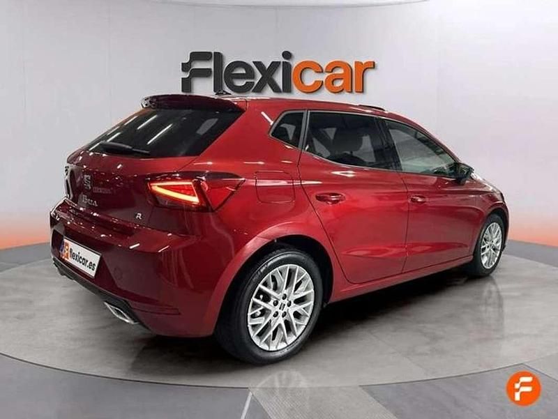 Usado Seat Ibiza FR 116 CV (85 kW) 2022 Rojo Utilitario