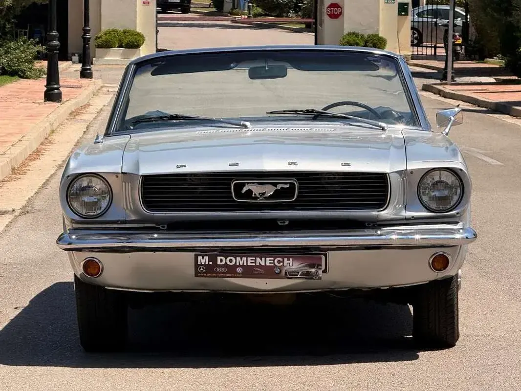 Usado Ford V8 200 CV (147 kW) 1976 Gris Descapotable