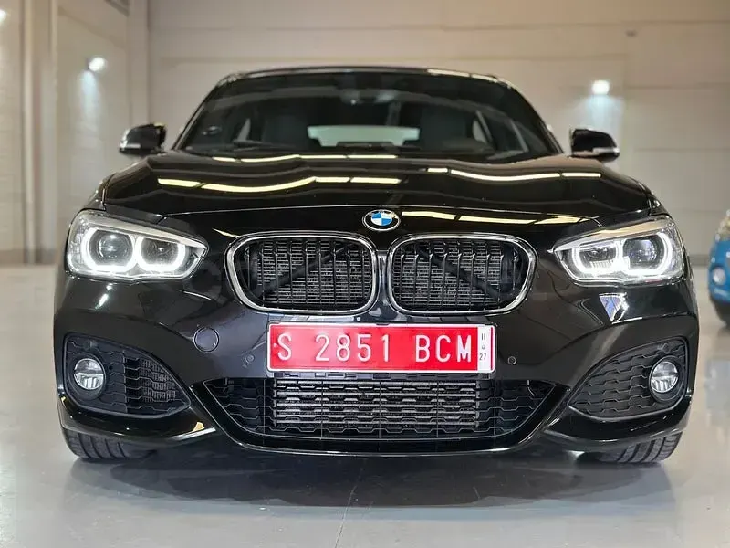 Usado BMW 118 Comfort Edition 136 CV (100 kW) 2017 Negro Berlina