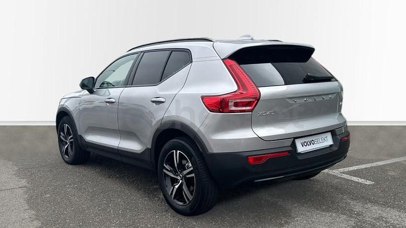 Usado Volvo XC40 Plus 163 CV (119 kW) 2025 Gris / plata SUV