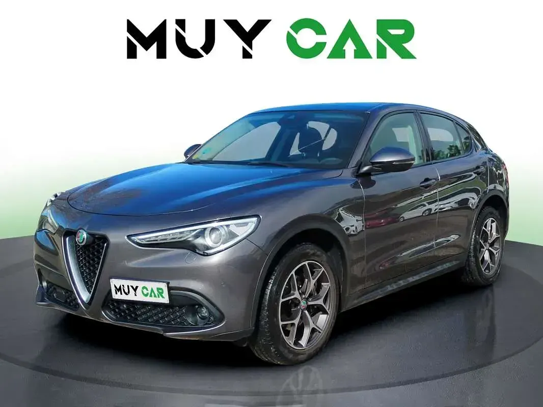Usado Alfa Romeo Stelvio Executive 180 CV (132 kW) 2018 Gris SUV