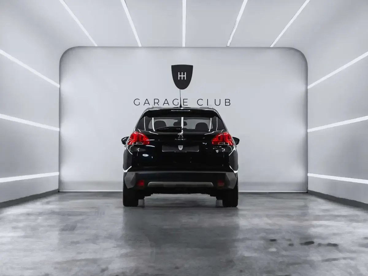 Usado Peugeot 2008 Allure 92 CV (67 kW) 2015 Negro SUV